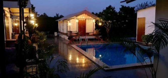 Luxury Farmhouse In Chhatarpur With Pool ニューデリー エクステリア 写真