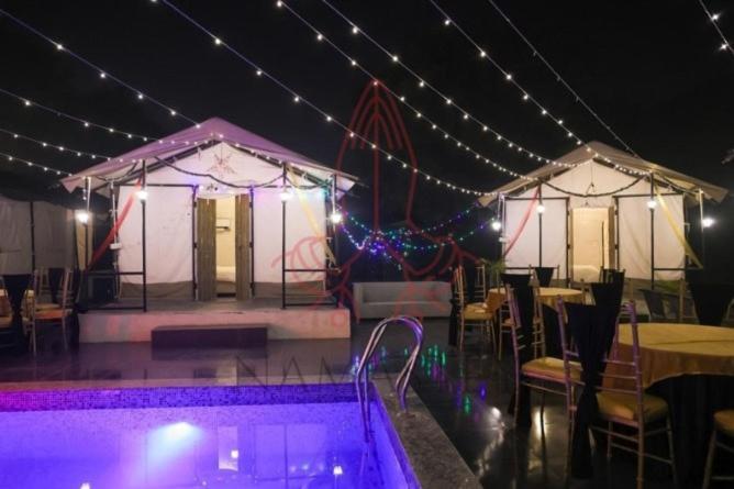 Luxury Farmhouse In Chhatarpur With Pool ニューデリー エクステリア 写真