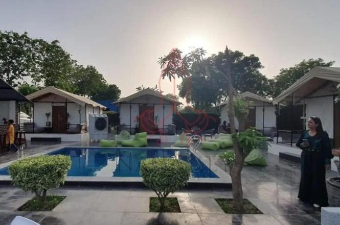 Luxury Farmhouse In Chhatarpur With Pool ニューデリー エクステリア 写真